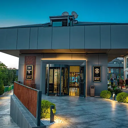Menalo Premium Airport 5* Isztambul