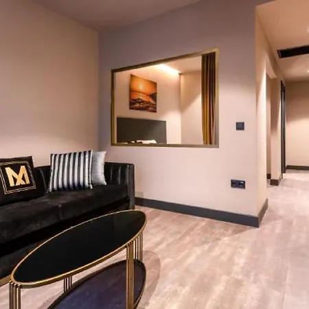 Menalo Premium Airport 5* Isztambul