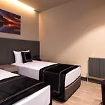 Hotel Menalo Premium Airport 5*