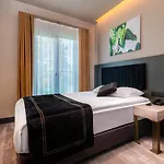 Menalo Premium Airport Hotel 5*