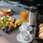 Menalo Premium Airport