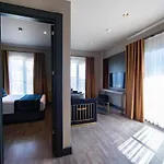 ホテル Menalo Premium Airport 5*