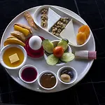Menalo Premium Airport 5*