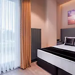 Menalo Premium Airport 5* イスタンブール