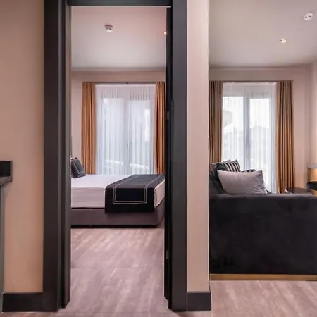 فندق Menalo Premium Airport 5*