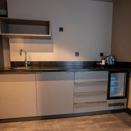 فندق Menalo Premium Airport