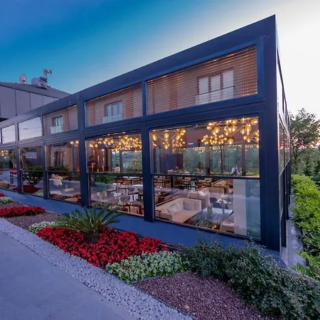 Menalo Premium Airport فندق اسطنبول