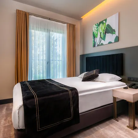 Menalo Premium Airport Hotel 5*