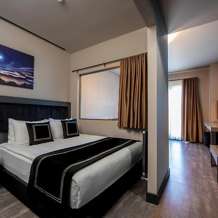 Menalo Premium Airport 호텔 5*