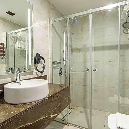 Szálloda Menalo Premium Airport 5*