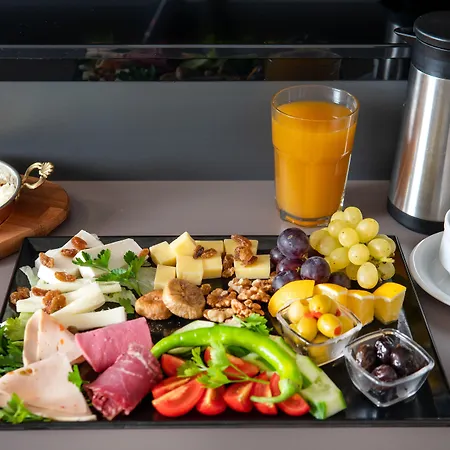 Hotel Menalo Premium Airport 5*