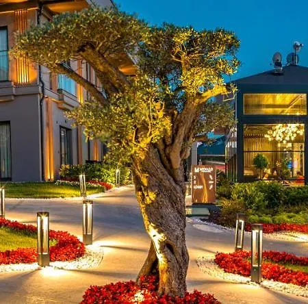 Menalo Premium Airport Otel 5*