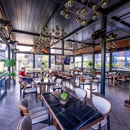 Menalo Premium Airport 5* İstanbul